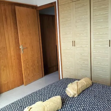 Espectaculares Vistas Al Majestuoso Teide Y Al Mar
